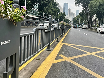 T004 Hộp hoa Văn h&oacute;a Guardrail 